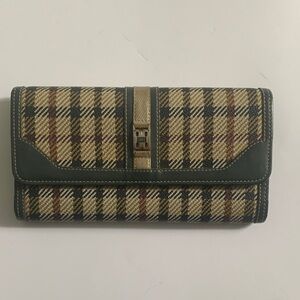 Daks Elegant Plaid Wallet with Green and Tan Accents